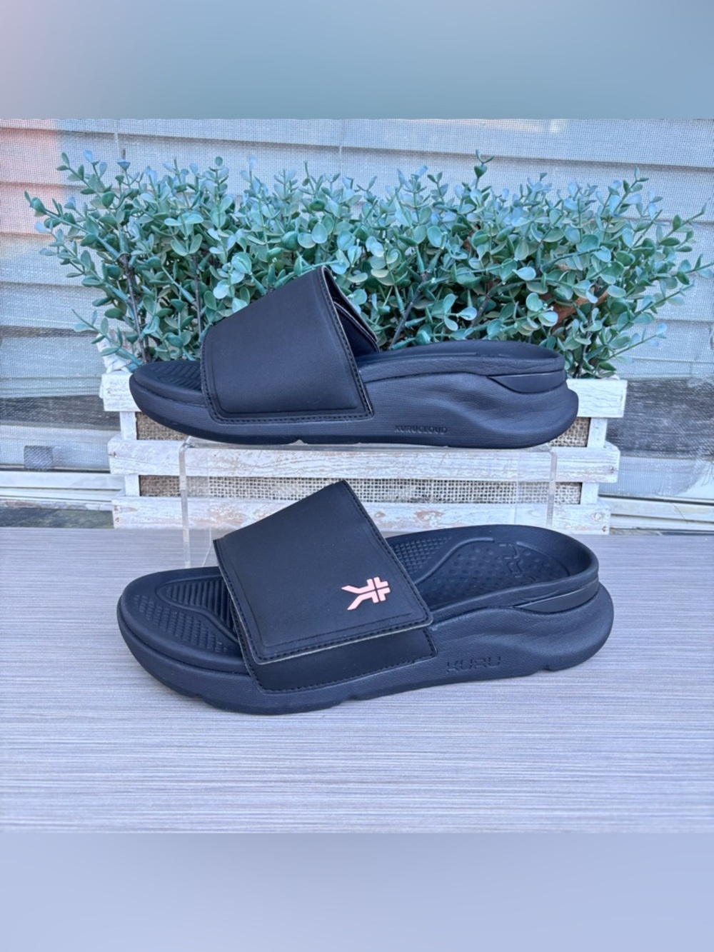KURU Moment women's recovery slide sandals